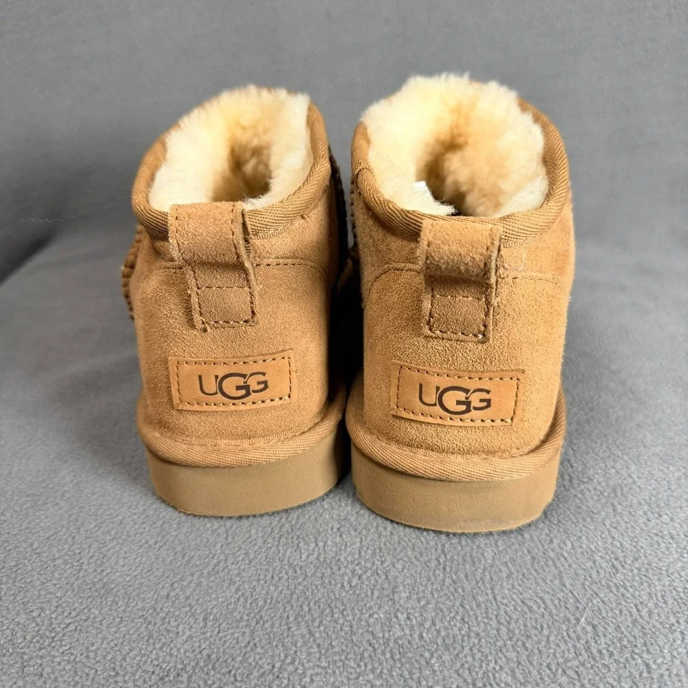 UGG‎ Classic Ultra Mini Boots Womens Size 8 Chestnut Sheepskin Slippers - Picture 3 of 10